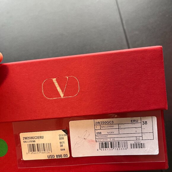 NWT Valentino Garavani Tiptoe Ballerina Flats Ivory Patent Leather Pointed Toe - Picture 2 of 10